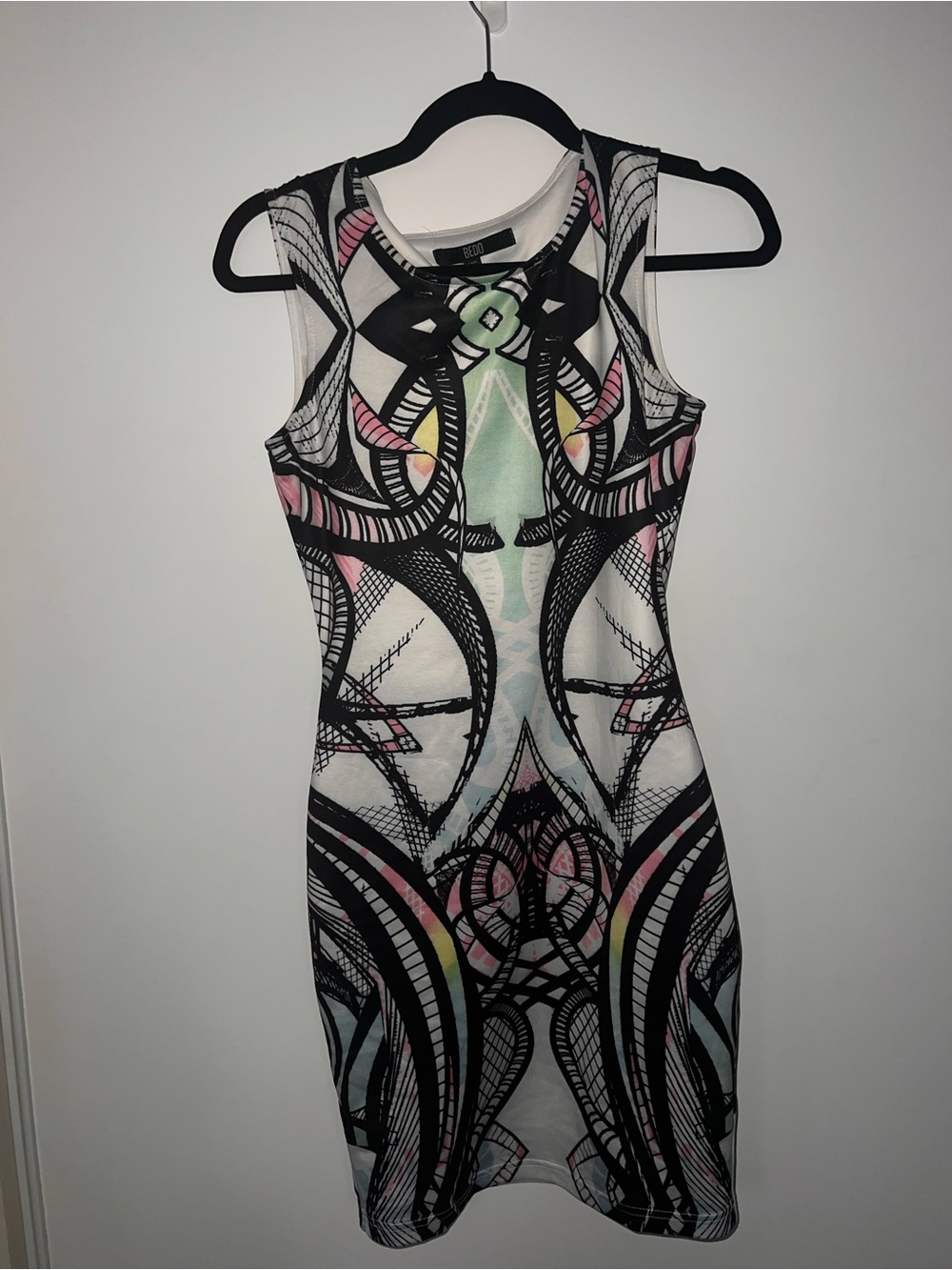 Sleeveless Abstract Print Bodycon Dress in White with Pastel Accents